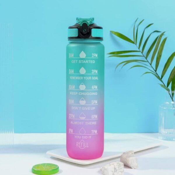 Waterfles, maatbeker en rietje 1L OMBRE Groen met Roze BD19